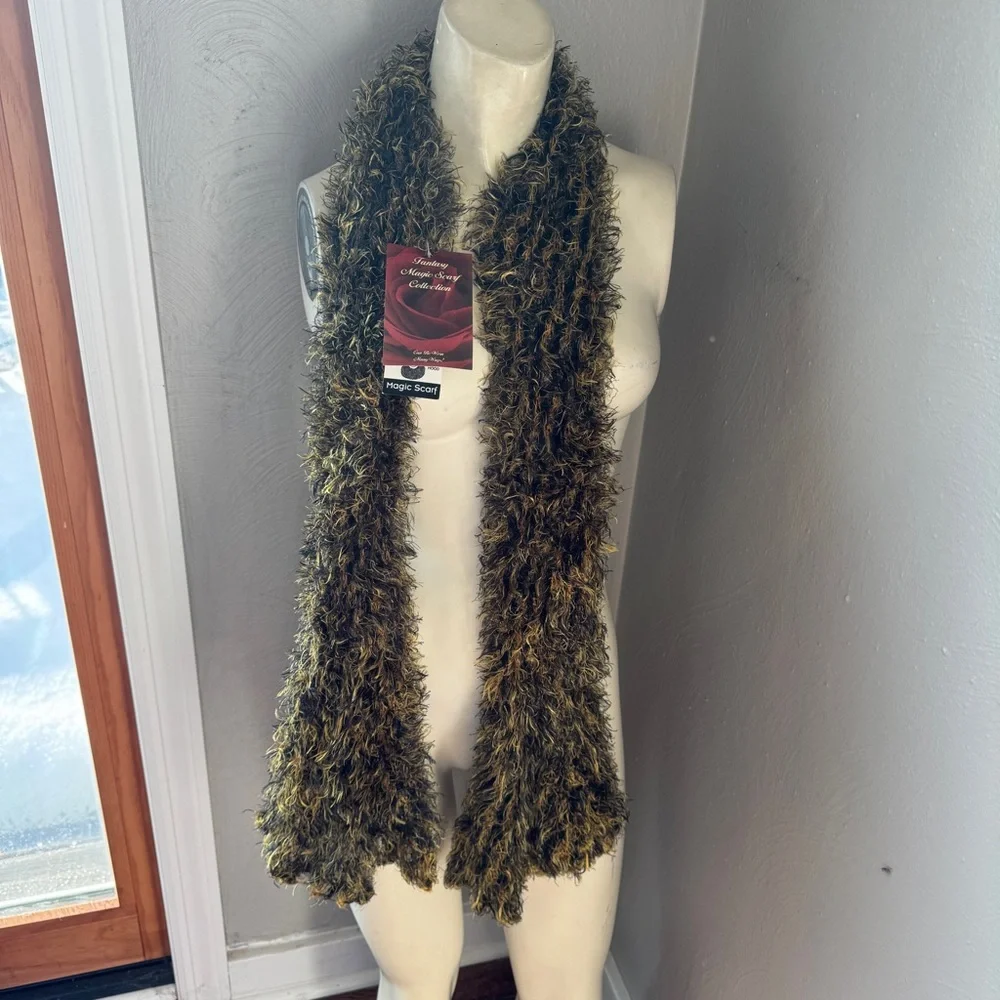 Black and gold versatile scarf NWT 48 inches Pittsburgh Steelers colors